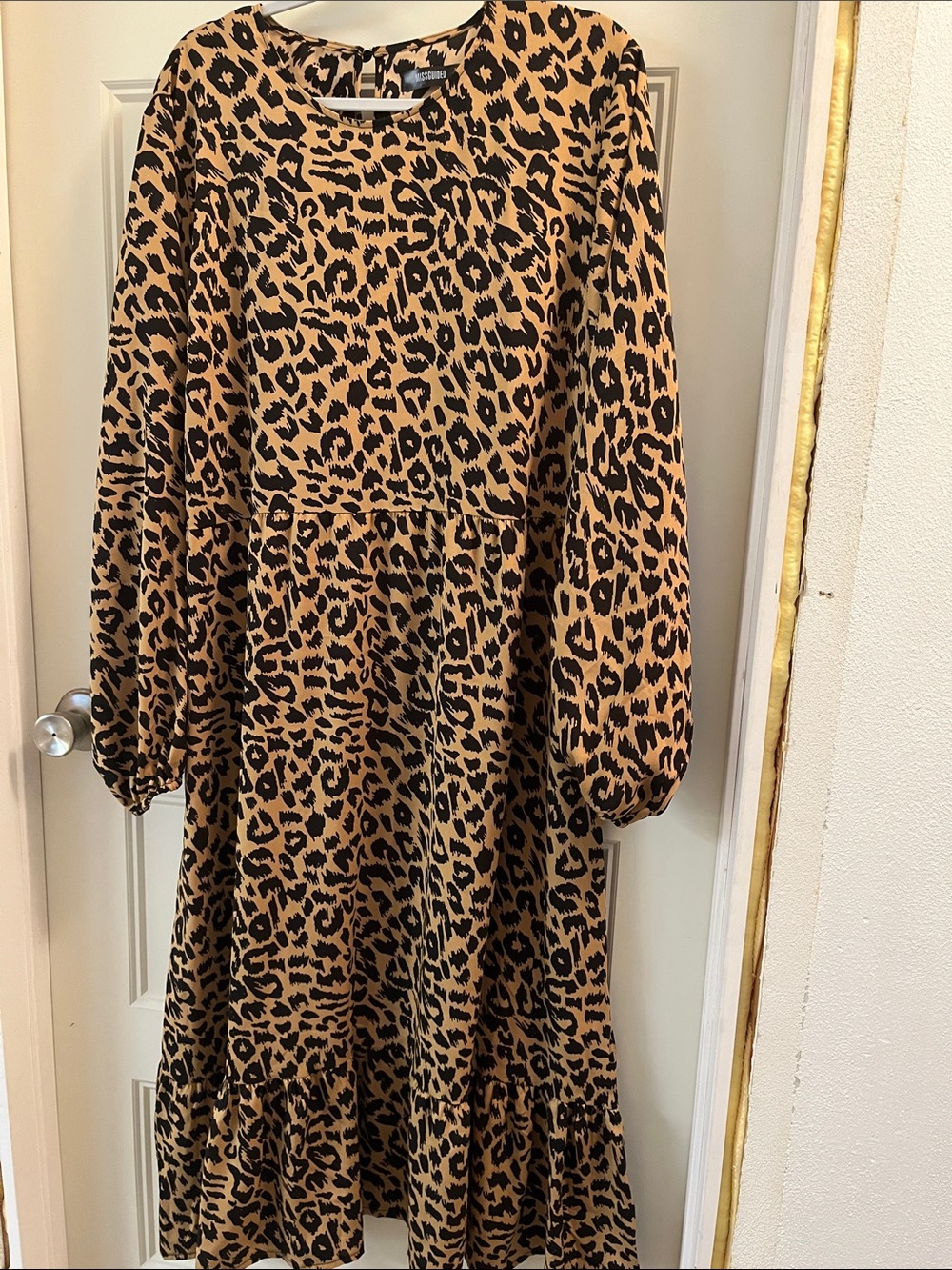 Missguided Leopard Print Maxi Dress in Tan and Black